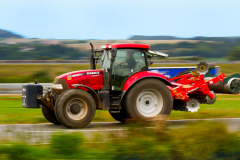 Traktor währen der Fahrt